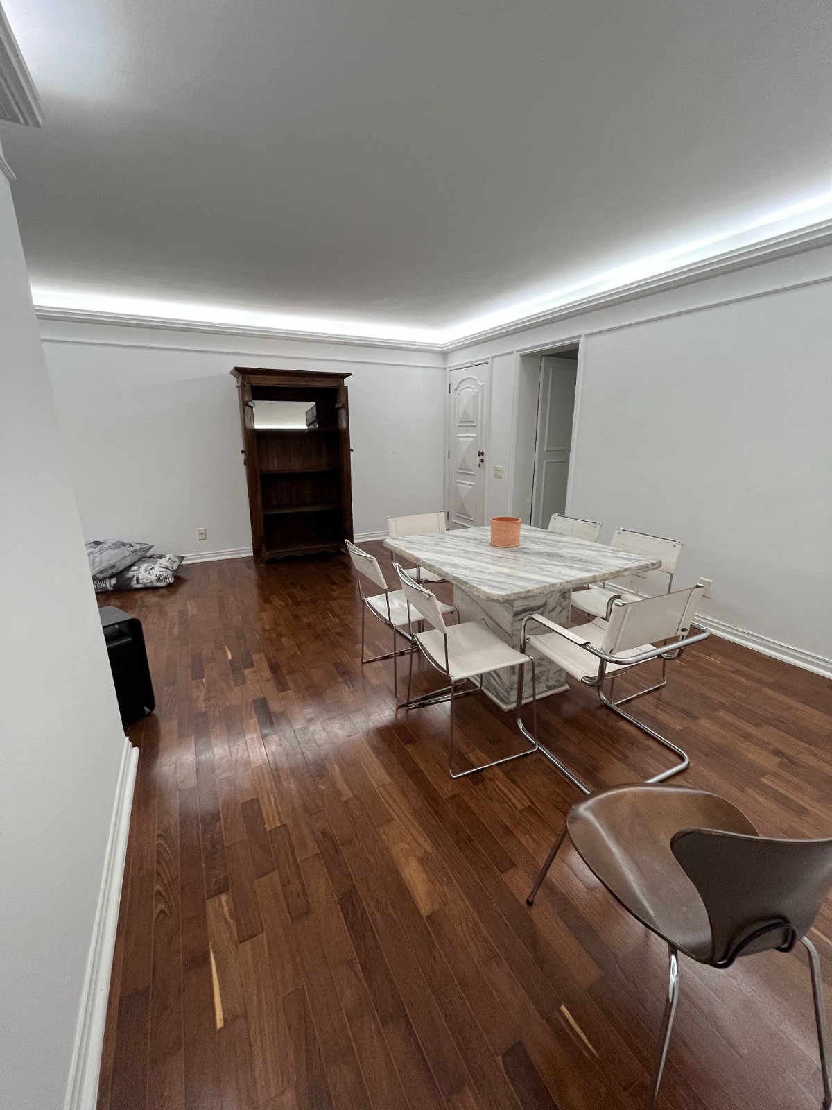 Apartamento à venda com 3 quartos, 128m² - Foto 2