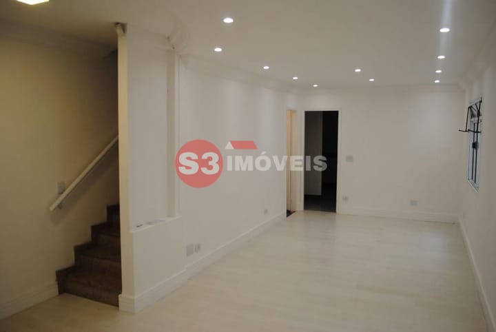 Casa à venda com 3 quartos, 196m² - Foto 1