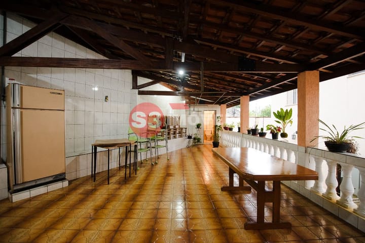 Casa à venda com 5 quartos, 310m² - Foto 30