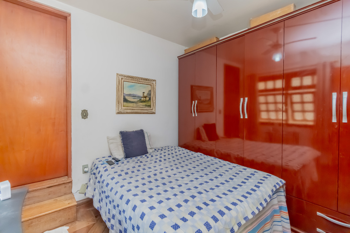 Casa à venda com 4 quartos, 232m² - Foto 12