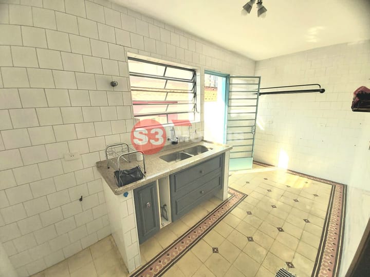 Casa à venda com 2 quartos, 60m² - Foto 18