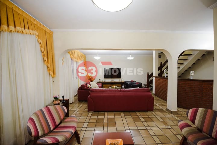 Casa à venda com 5 quartos, 310m² - Foto 1