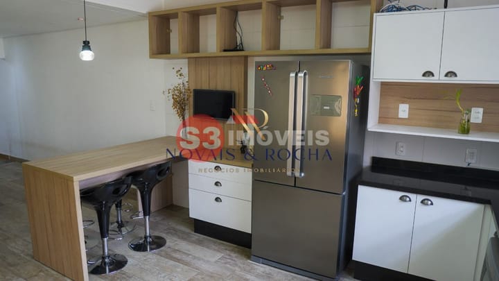 Casa à venda com 3 quartos, 211m² - Foto 7