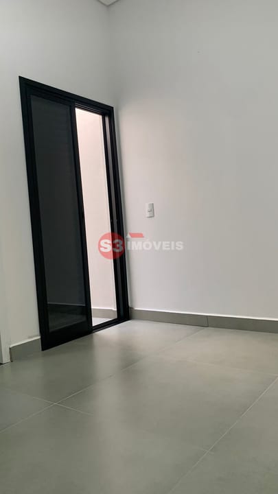 Casa à venda com 2 quartos, 70m² - Foto 5