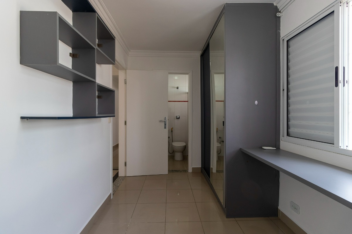 Casa à venda com 3 quartos, 271m² - Foto 21