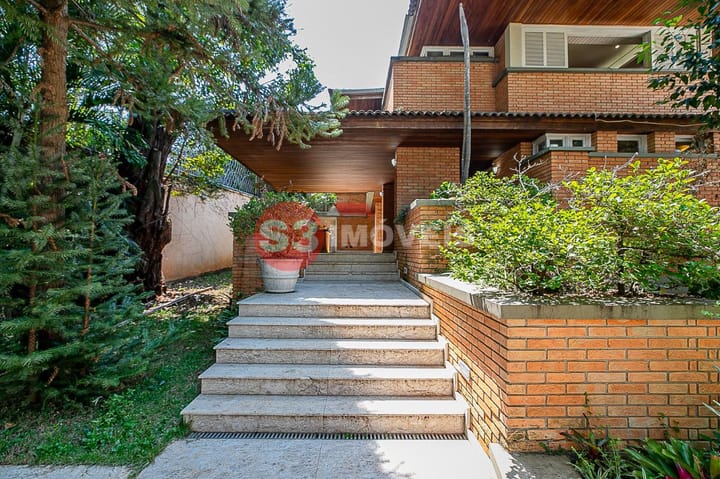 Casa à venda com 4 quartos, 1023m² - Foto 1