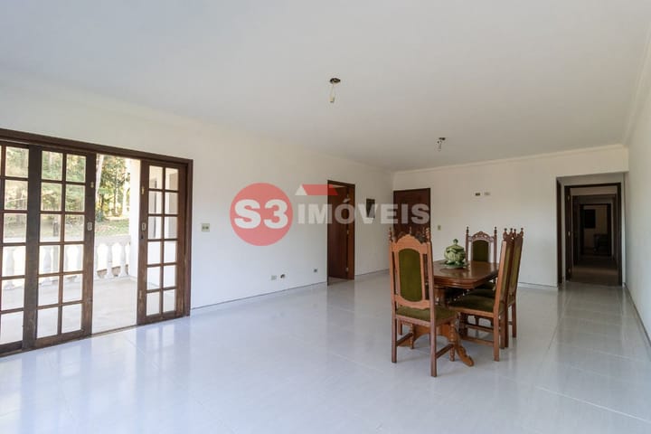 Casa à venda com 6 quartos, 450m² - Foto 3