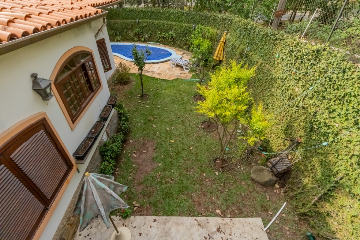 Casa à venda com 4 quartos, 400m² - Foto 1