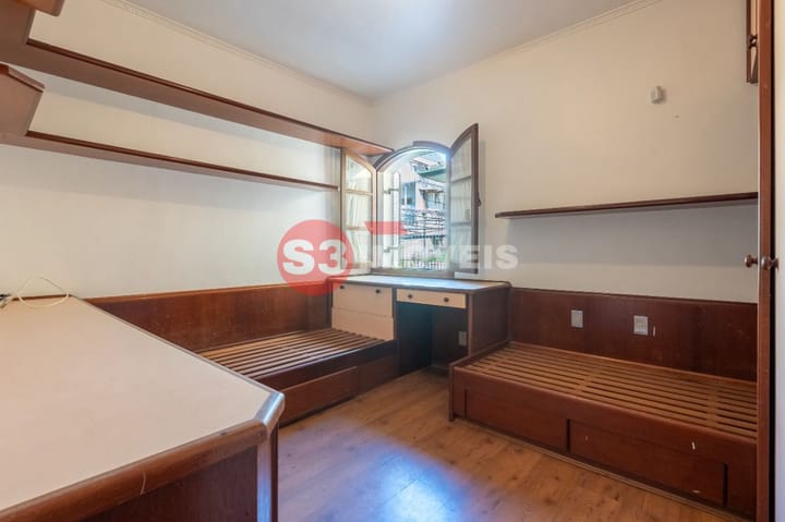 Casa à venda com 4 quartos, 297m² - Foto 29