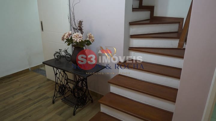 Casa à venda com 3 quartos, 211m² - Foto 28