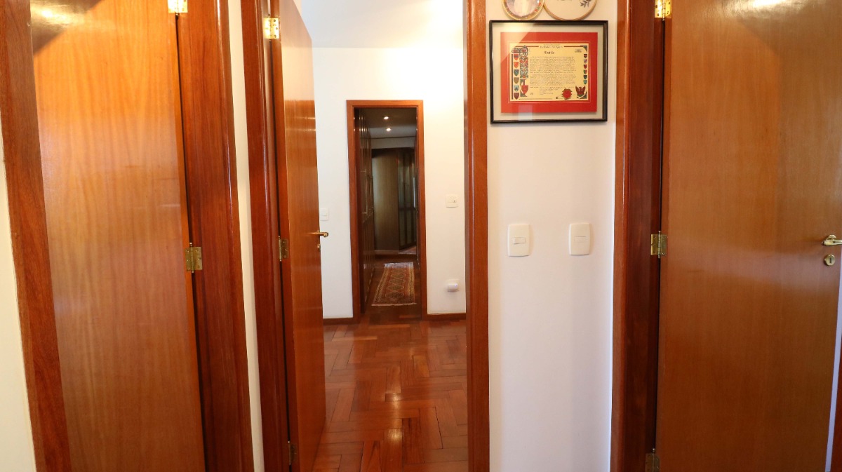 Apartamento à venda com 4 quartos, 226m² - Foto 28