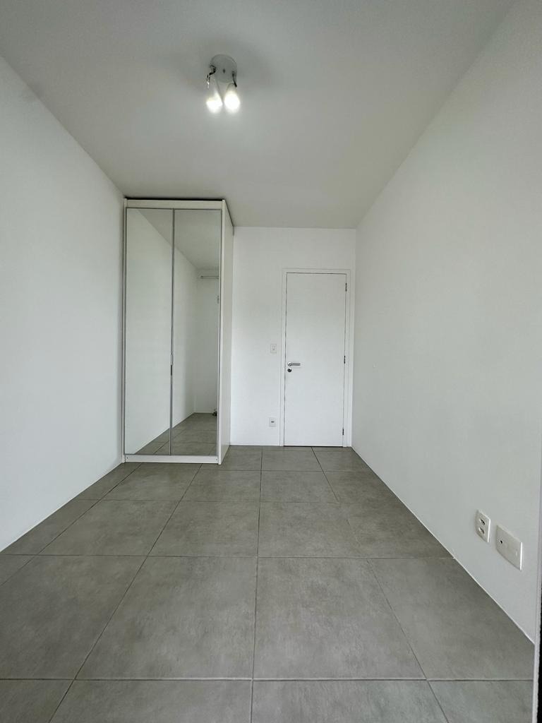 Apartamento à venda com 2 quartos, 67m² - Foto 9