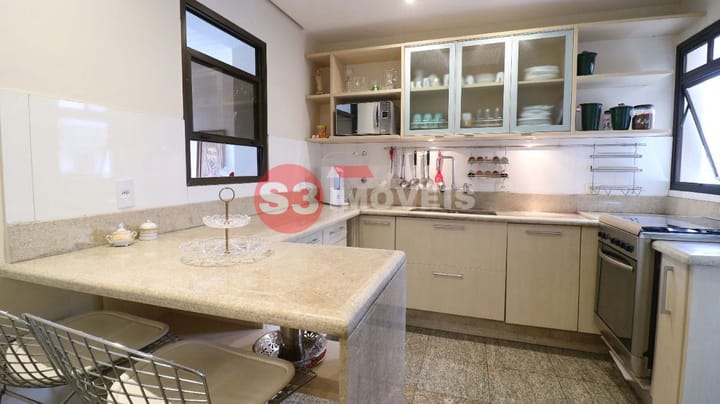 Apartamento à venda com 4 quartos, 227m² - Foto 47