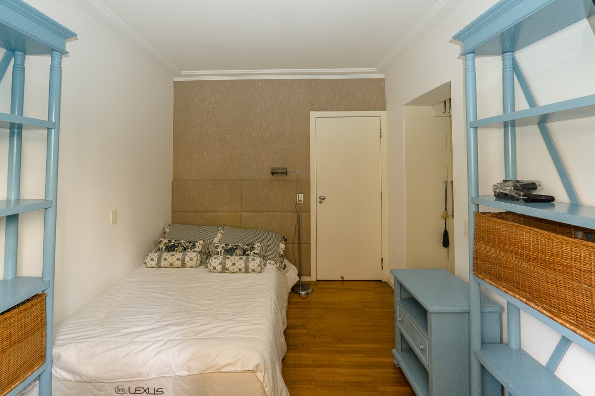 Apartamento à venda com 3 quartos, 210m² - Foto 16