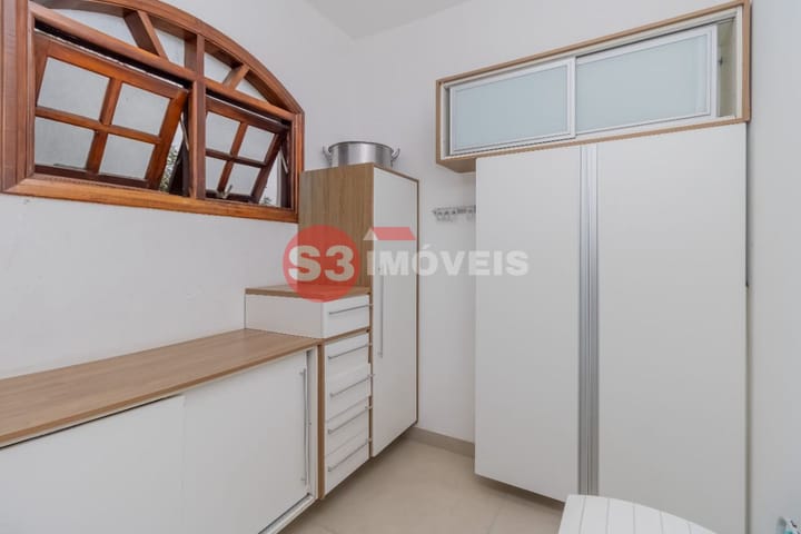 Casa à venda com 3 quartos, 273m² - Foto 11