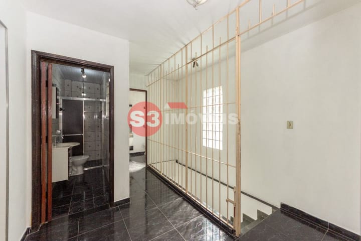 Casa à venda com 5 quartos, 210m² - Foto 18