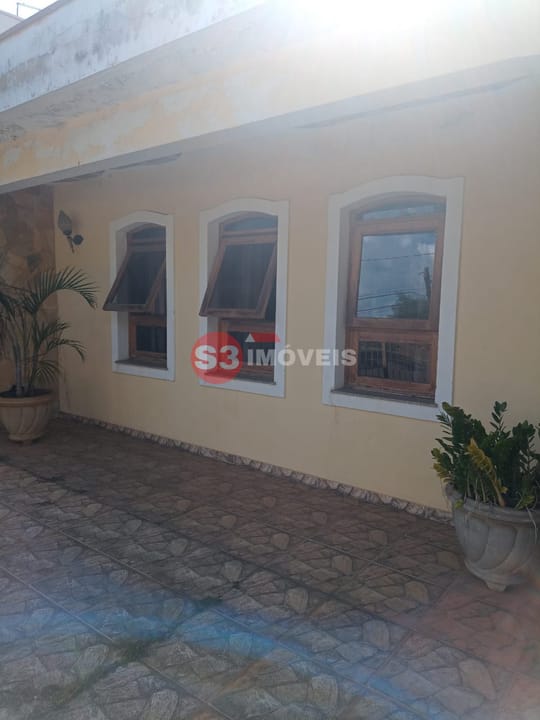 Casa à venda com 3 quartos, 154m² - Foto 2