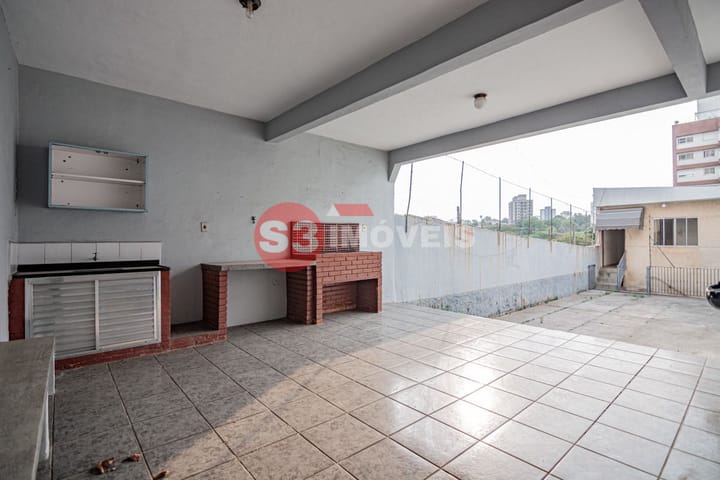 Casa à venda com 4 quartos, 200m² - Foto 42