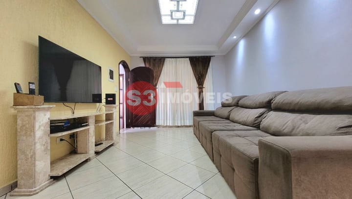 Casa à venda com 2 quartos, 196m² - Foto 3