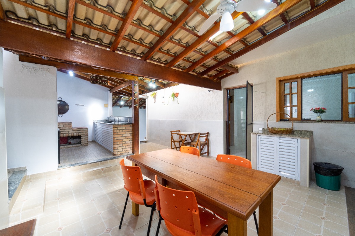 Casa à venda com 4 quartos, 328m² - Foto 22