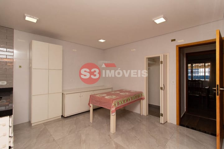 Casa à venda com 5 quartos, 270m² - Foto 18