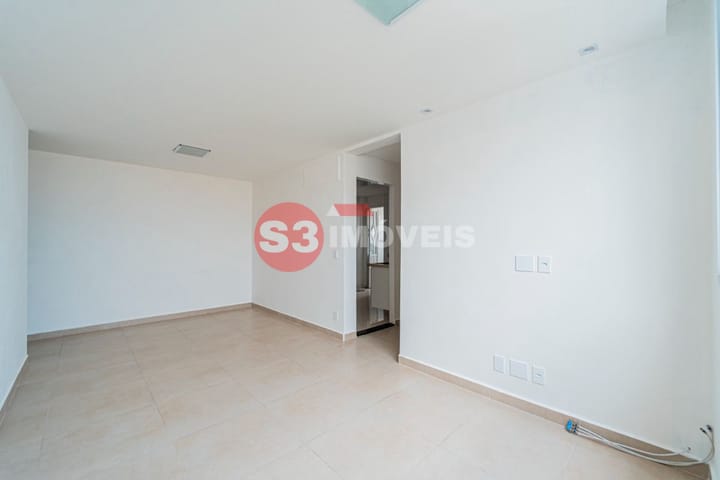 Apartamento à venda com 2 quartos, 61m² - Foto 4