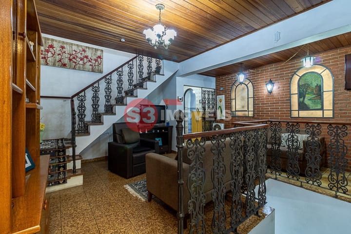 Casa à venda com 5 quartos, 311m² - Foto 1