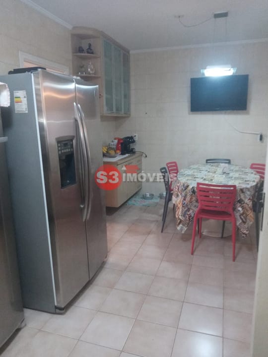 Casa à venda com 3 quartos, 240m² - Foto 28