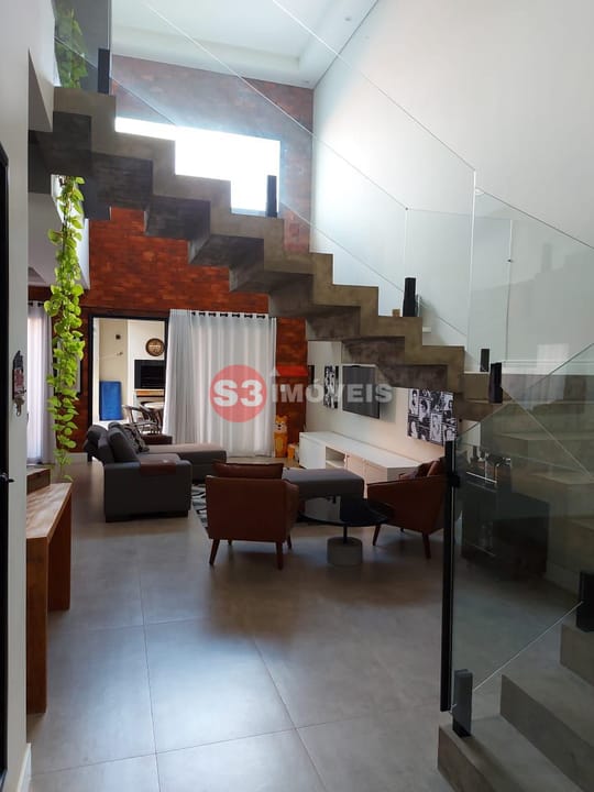 Casa de Condomínio à venda com 3 quartos, 250m² - Foto 4