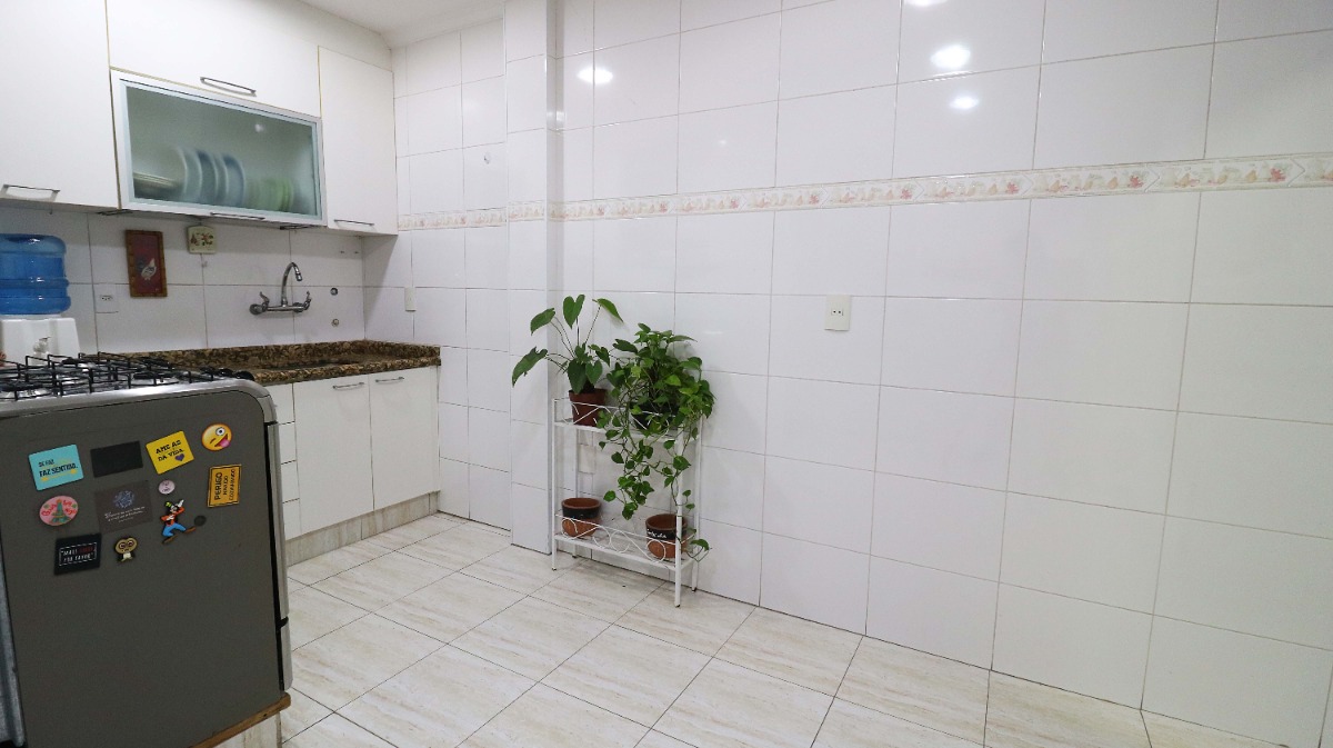 Casa à venda com 4 quartos, 200m² - Foto 29