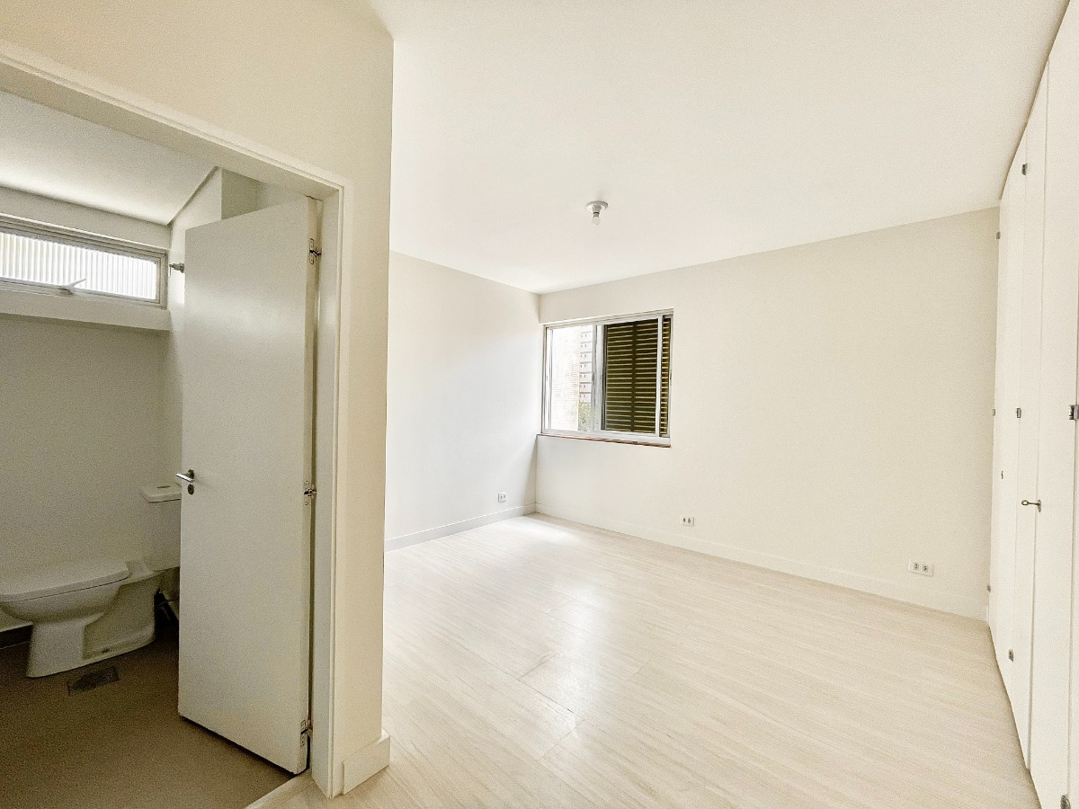 Apartamento à venda com 3 quartos, 137m² - Foto 11