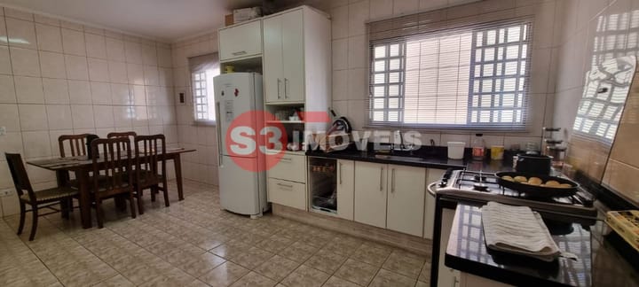 Casa à venda com 3 quartos, 180m² - Foto 6