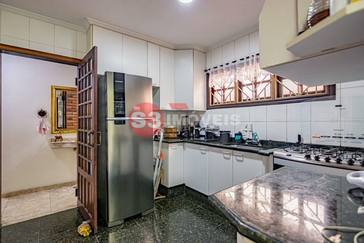 Casa à venda com 3 quartos, 250m² - Foto 15