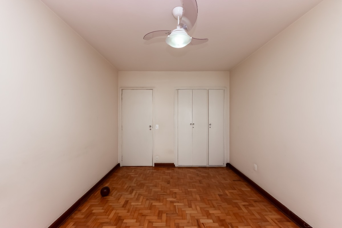 Apartamento à venda com 3 quartos, 117m² - Foto 3