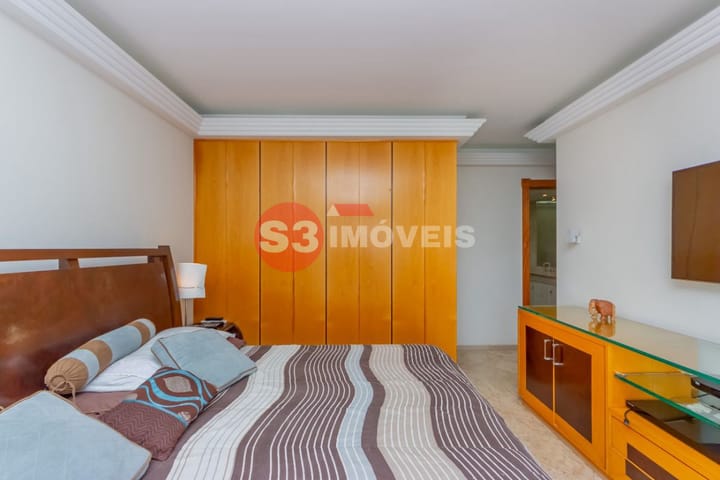 Apartamento à venda com 4 quartos, 228m² - Foto 18