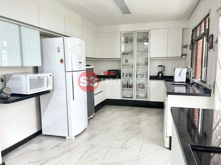 Casa à venda com 4 quartos, 350m² - Foto 6