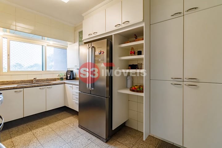 Apartamento à venda com 3 quartos, 225m² - Foto 13