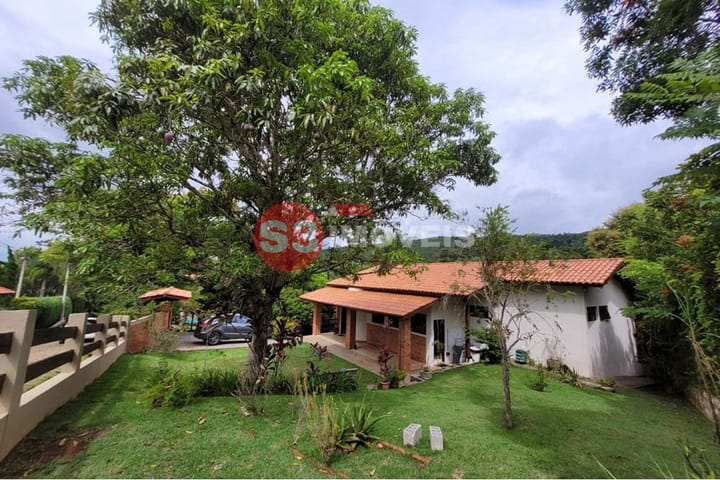 Casa de Condomínio à venda com 3 quartos, 379m² - Foto 1