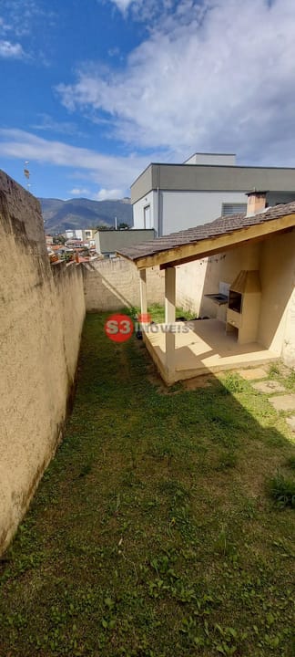 Casa à venda com 2 quartos, 90m² - Foto 17