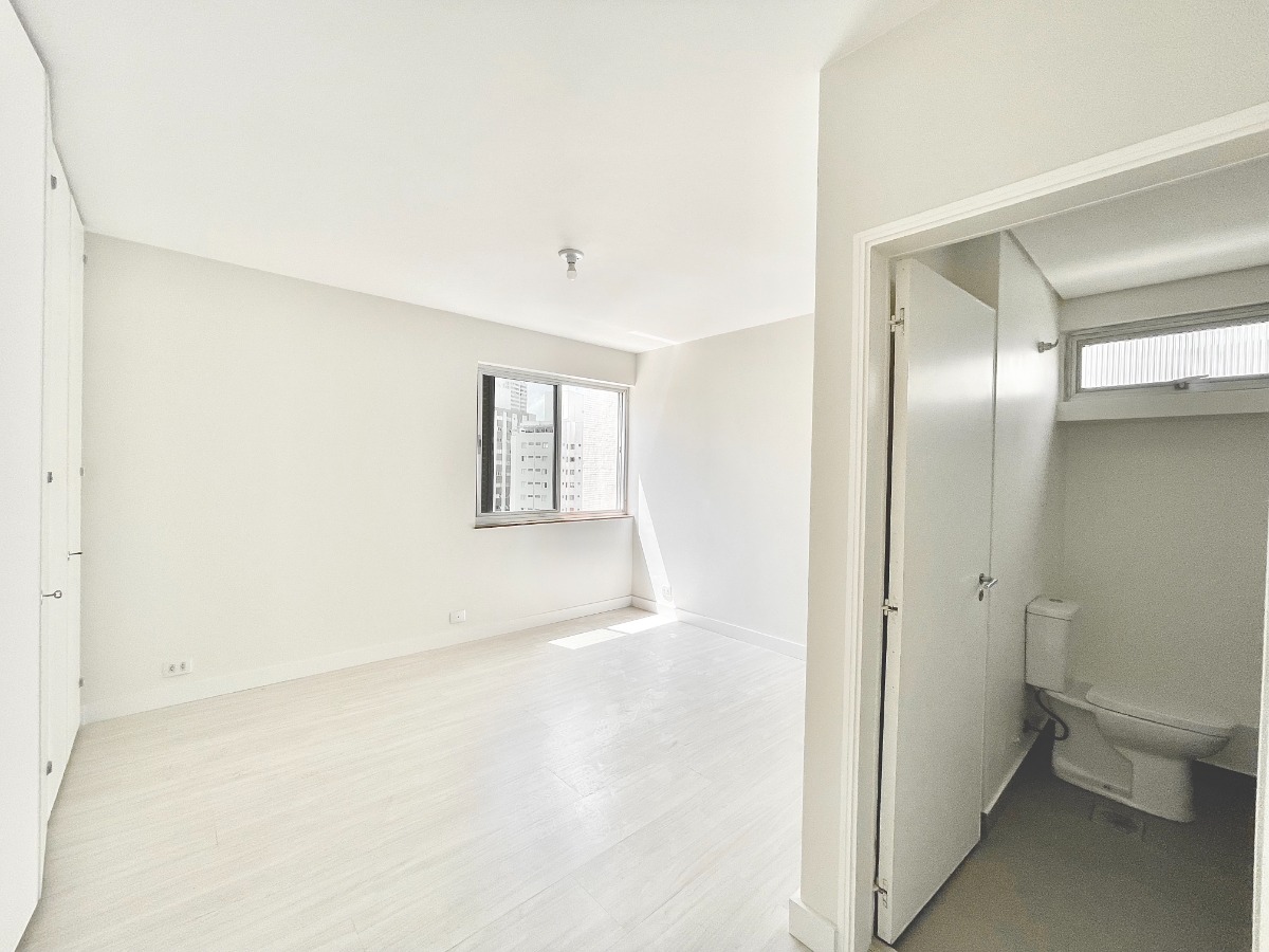 Apartamento à venda com 3 quartos, 137m² - Foto 4