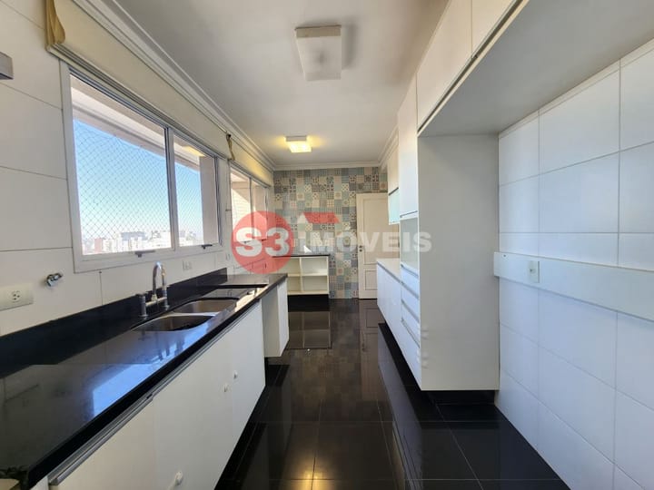 Apartamento à venda com 3 quartos, 222m² - Foto 18