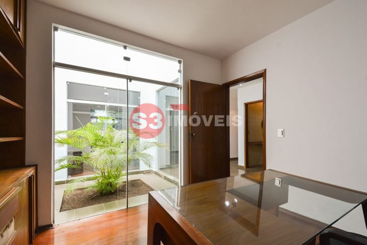 Casa à venda com 4 quartos, 331m² - Foto 13