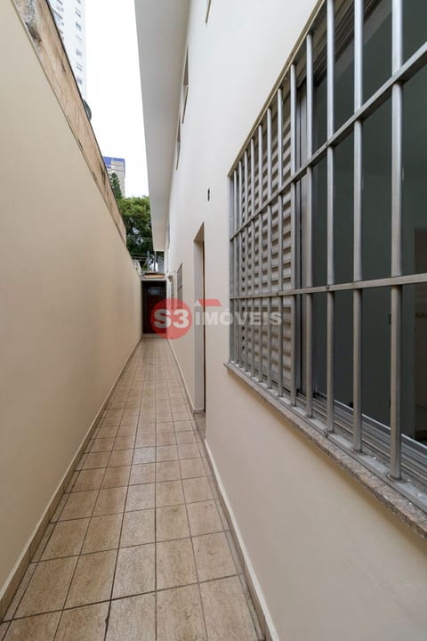 Casa à venda com 3 quartos, 240m² - Foto 17