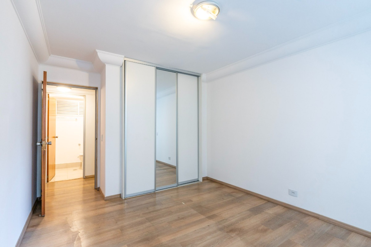 Apartamento à venda com 3 quartos, 150m² - Foto 17