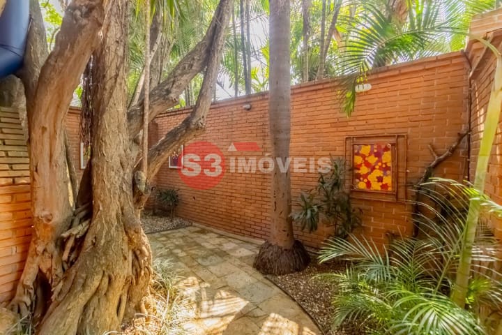 Casa à venda com 4 quartos, 310m² - Foto 11