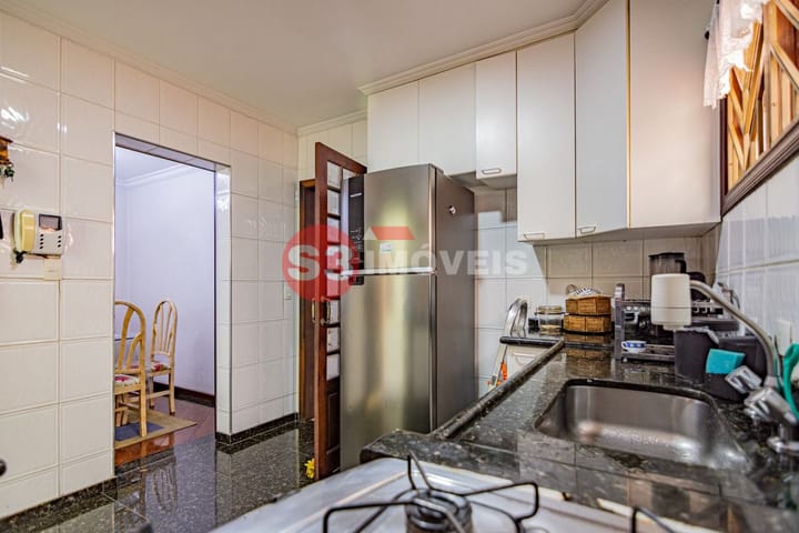 Casa à venda com 3 quartos, 250m² - Foto 16