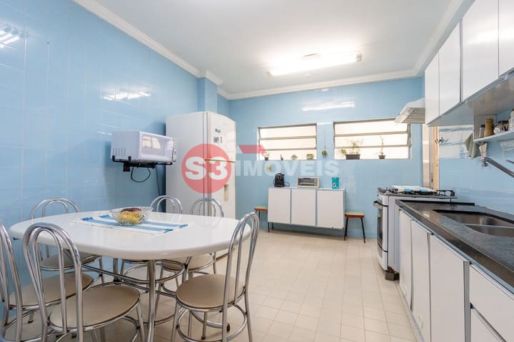 Apartamento à venda com 3 quartos, 208m² - Foto 9