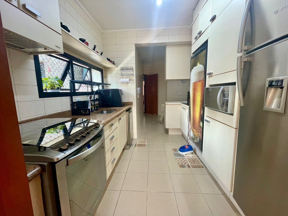 Apartamento à venda com 3 quartos, 165m² - Foto 6