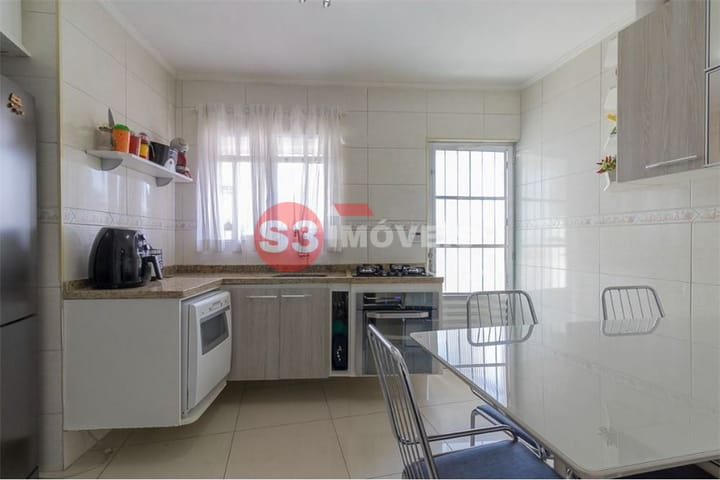 Casa à venda com 5 quartos, 215m² - Foto 17