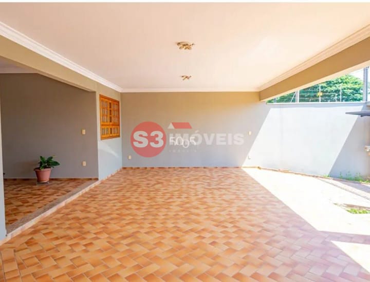 Casa à venda com 3 quartos, 300m² - Foto 18